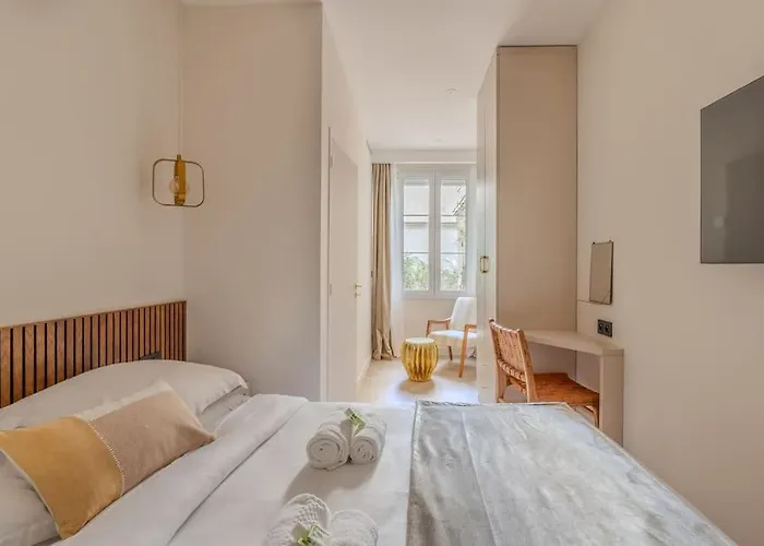 New Luxury & Cozy Apartment - 6P